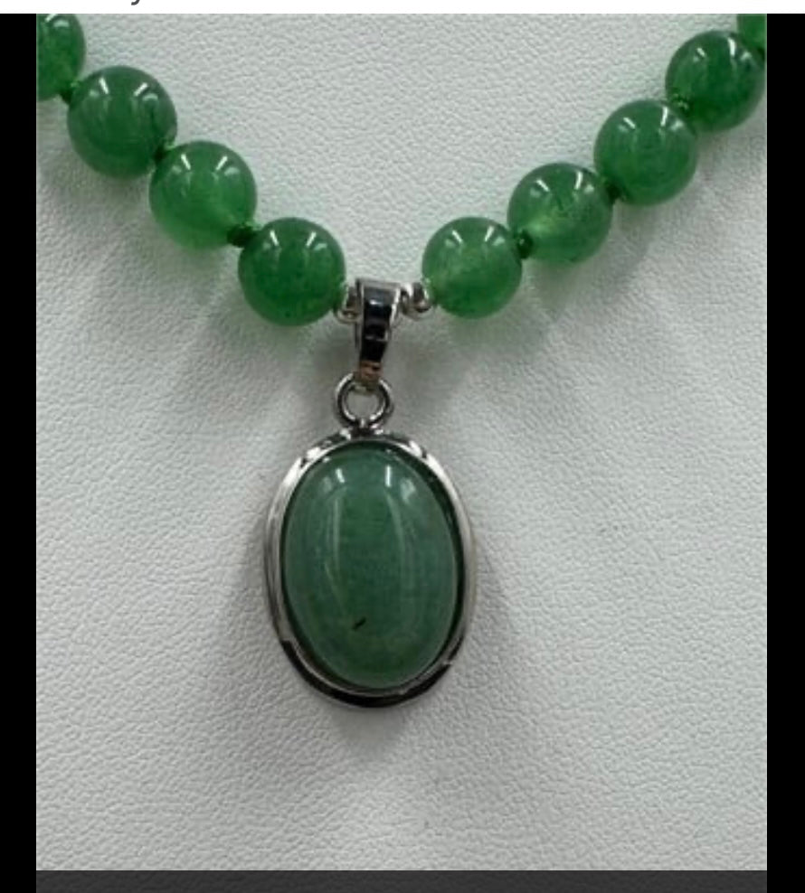 Green Jade Gemstone Necklace with pendant