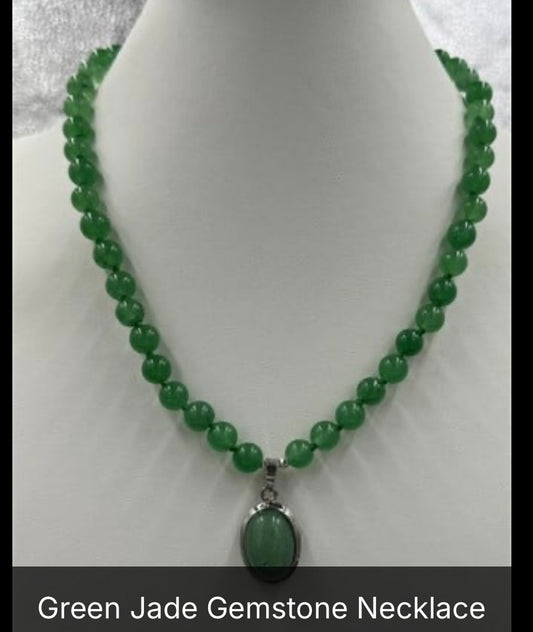 Green Jade Gemstone Necklace with pendant